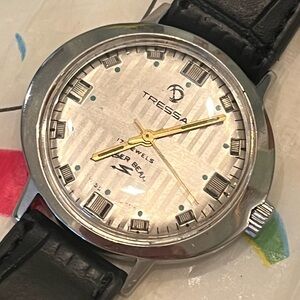Vintage UFO Style Tressa Gents Wristwatch